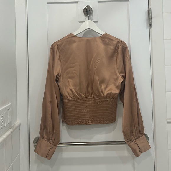 Abercrombie & Fitch Rose Gold Copper Satin Deep V Long Sleeve Top Ladies Size L🤍 - Picture 7 of 8